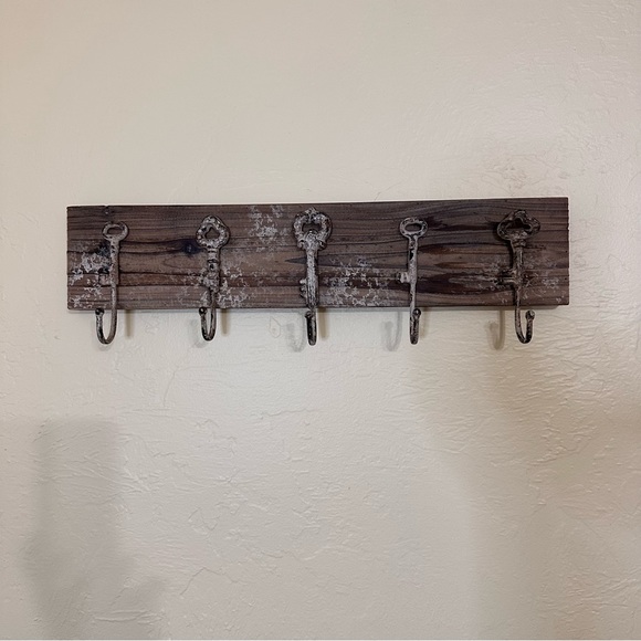 Wooden Old Key 🗝️ Key, Coat Holder - Picture 2 of 5